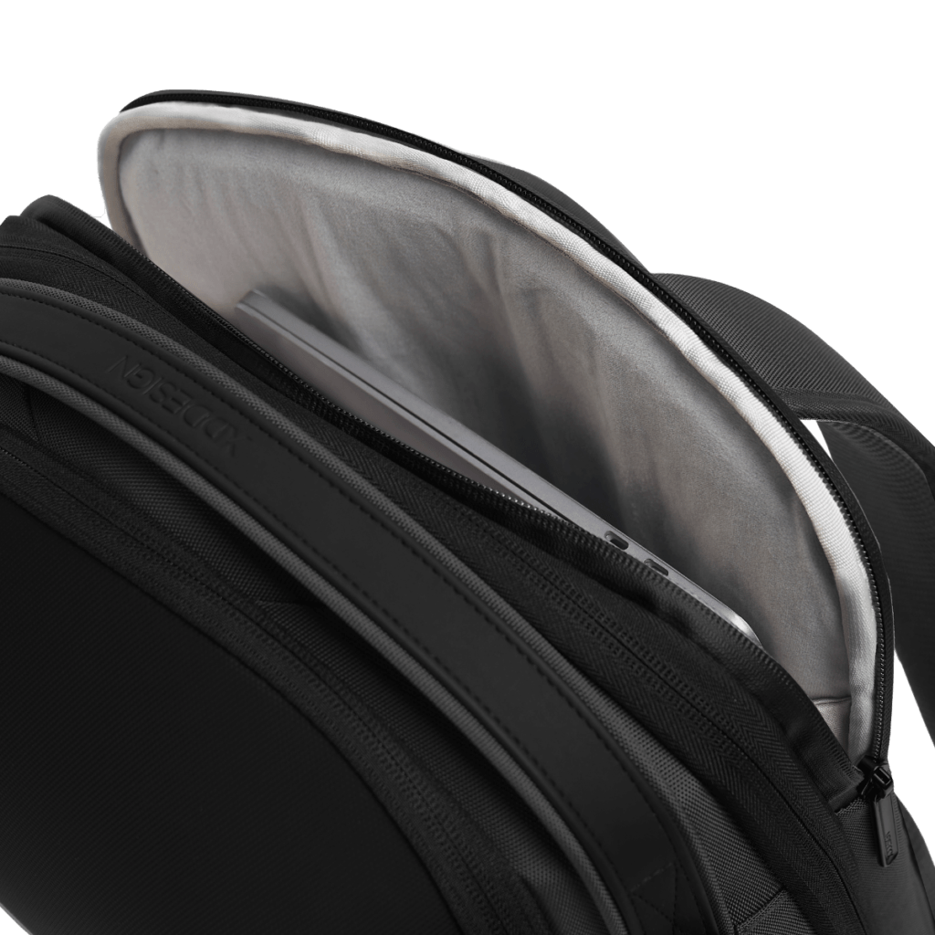 BIZZ BUSINESS & TRAVEL BACKPACK, BLACK XD Design Thailand